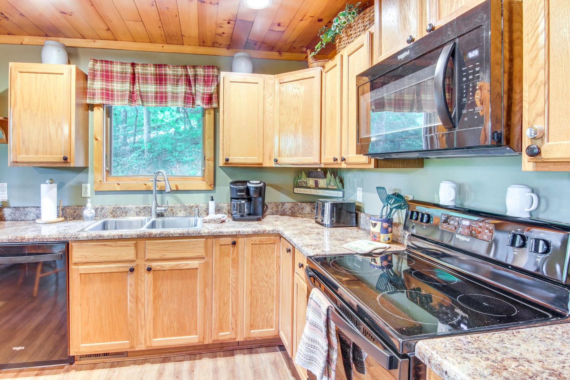 Charming Fox Den Cabin In Whittier With Hot Tub! Exterior foto
