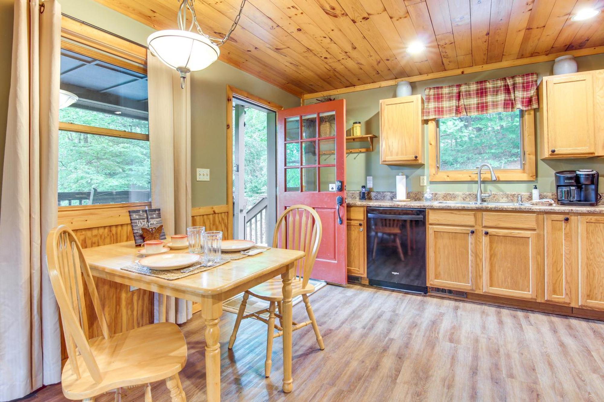 Charming Fox Den Cabin In Whittier With Hot Tub! Exterior foto